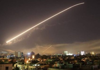 إصابات في غارة إسرائيلية على مبنى سكني في دمشق