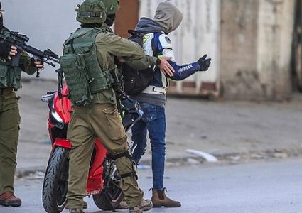 الاحتلال يعتقل 25 مواطنا من الضفة بينهم أطفال وسيدة