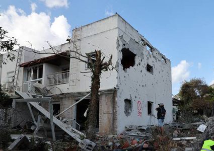 الإعلام العبري: إصابة 1645 مبنى بمستوطنات قرب الحدود مع لبنان