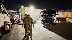 جيش الاحتلال يستهدف قافلة مساعدات في العين بلبنان
