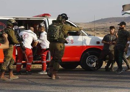 إصابة شاب وطفل برصاص الاحتلال في مواجهات ببلدة بيت فوريك