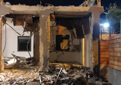 الاحتلال يجبر مواطنا على هدم منزله في صور باهر بالقدس