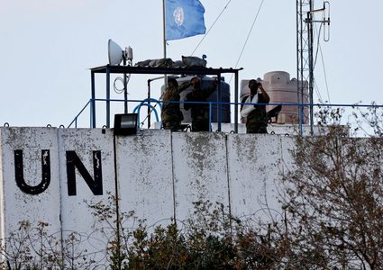 دبابة إسرائيلية تطلق النار على برج مراقبة تابع لليونيفيل