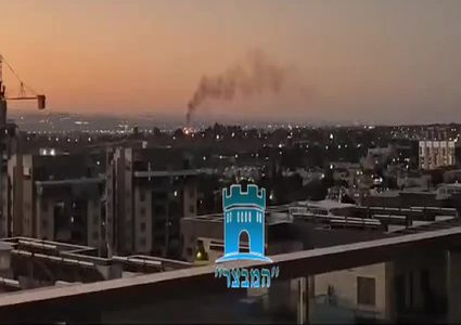 الهدف مقر إقامة نتيناهو ..مسيرة تصيب مبنى في قيسارية