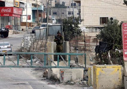 الاحتلال يغلق الطريق الواصل بين المساكن وعصيرا الشمالية