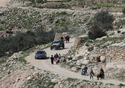 مستوطنون يقتحمون منطقة برك سليمان