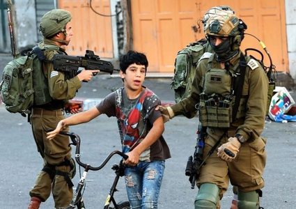 الاحتلال يعتقل طفلين من بيتونيا
