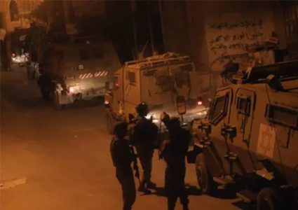 الاحتلال يقتحم المنشية جنوب بيت لحم ويغلق مدخلها