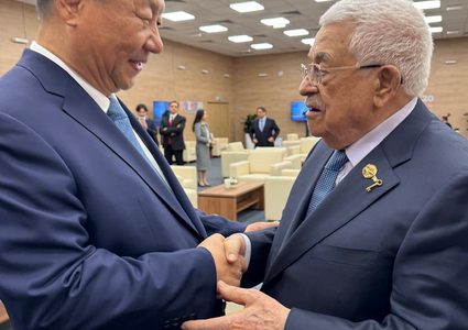 الرئيس يلتقي مع الرئيس الصيني