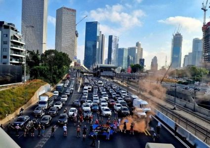 رصد ٥ صواريخ اطلقت تجاه خليج حيفا