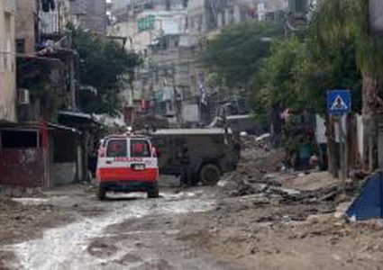 الاحتلال يحاصر منزلا في طولكرم