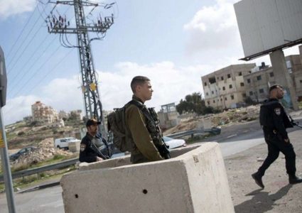 الاحتلال يغلق قرية مادما ويمنع التجوال بها