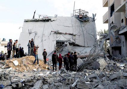 خمسة شهداء وعشرات الإصابات إثر قصف إسرائيلي على مدينة غزة