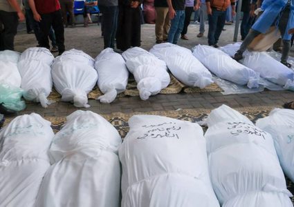 390 يوم من الحرب: شهداء بالعشرات وغارات على وسط وجنوب القطاع