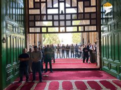 40 ألفا يؤدون صلاة الجمعة في المسجد الأقصى المبارك