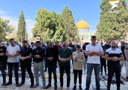 40 ألفا يؤدون صلاة الجمعة في المسجد الأقصى المبارك