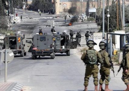 قوات الاحتلال تستولي على مركبة خلال اقتحامها بلدة الخضر