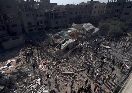 شهداء ومصابون في قصف للاحتلال على مخيم البريج وسط القطاع