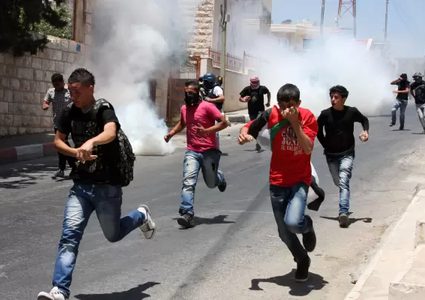 إصابات بالاختناق خلال اقتحام الاحتلال بيت فجار جنوب بيت لحم