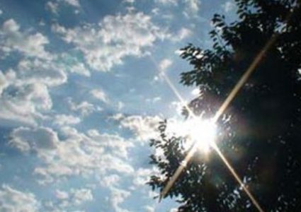 حالة الطقس: انخفاض على درجات الحرارة وأمطار متفرقة