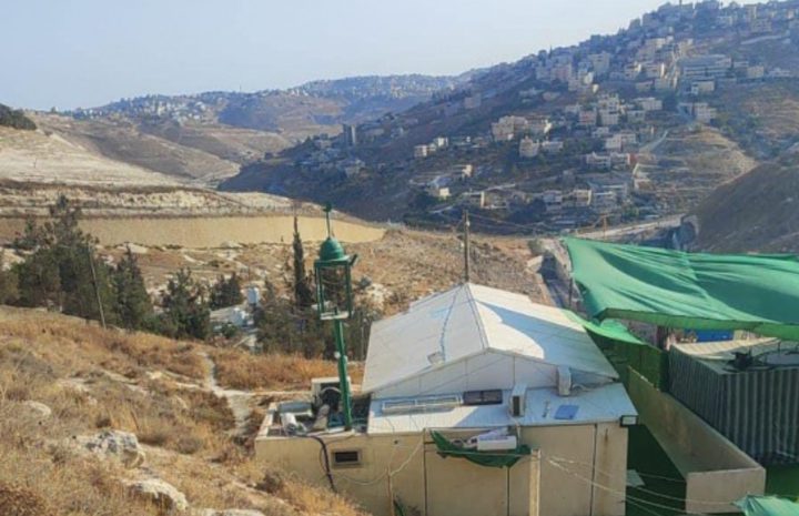 الاحتلال يصدر قرارا نهائيا بهدم مسجد الشياح قي قرية جبل المكبر