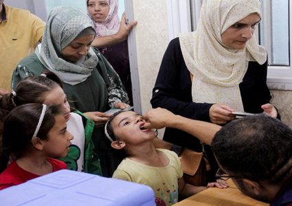 الصحة: تمديد الحملة الطارئة للتطعيم ضد مرض شلل الأطفال في مدينة غزة ليوم إضافي