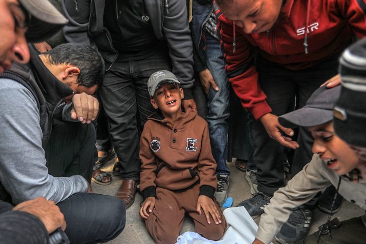 استشهاد أم وأطفالها الثلاثة في قصف الاحتلال منزلا في بيت لاهيا