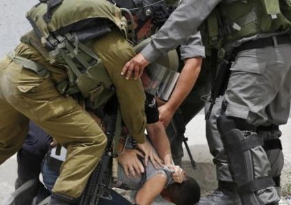 إصابة شاب بكسور ورضوض إثر اعتداء الاحتلال عليه شرق بيت لحم