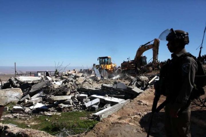 الاحتلال يجبر مواطنا على هدم منزله ذاتيا في سلوان