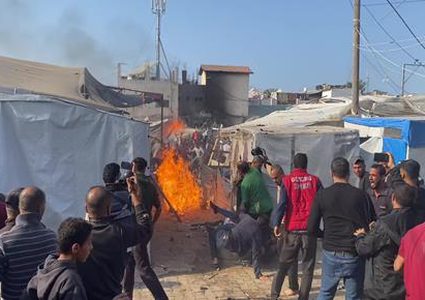 مستوطنون يقتحمون خربة "الفخيت" في مسافر يطا