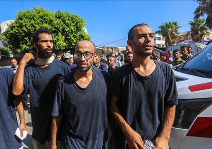 الاحتلال يعدم ثلاثة معتقلين في غزة بعد لحظات من الإفراج عنهم