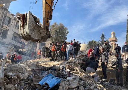 استشهاد ٢٥ مواطن في قصف الاحتلال مناطق قرب دمشق