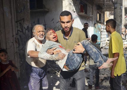 مستشفى العودة:نقل ١٩ مصابا الى مدينة غزة