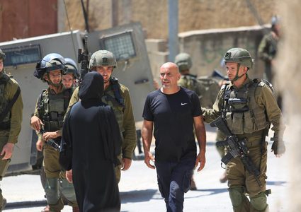 الاحتلال يعتقل 15 مواطنا من الضفة