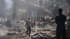 استشهاد 3 مواطنين وإصابة 11 آخرين في قصف للاحتلال استهدف منزلا في النصيرات