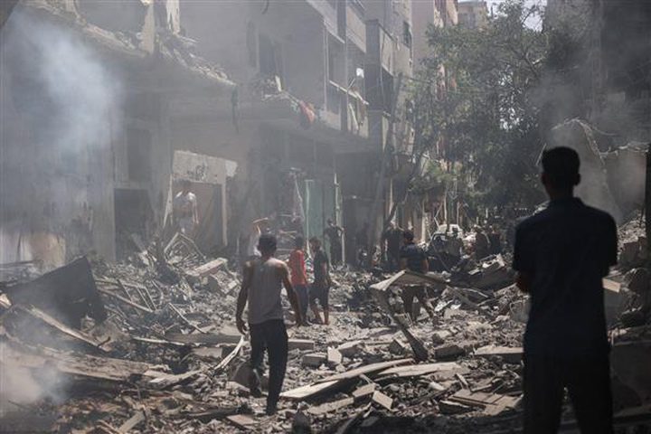 استشهاد 3 مواطنين وإصابة 11 آخرين في قصف للاحتلال استهدف منزلا في النصيرات