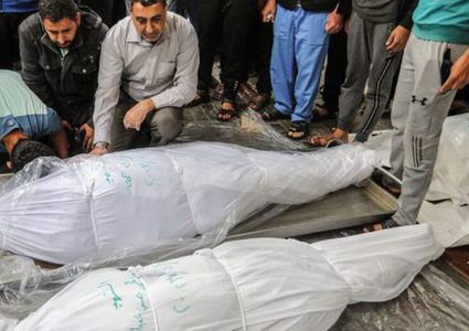 شهيدان ومصابون في استهداف الاحتلال خيام نازحين غرب دير البلح