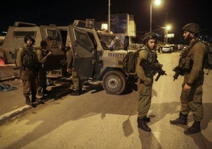 قوات الاحتلال تقتحم مدينة طولكرم وتحاصر منزلا في عزبة الجراد شرقا