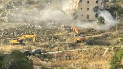 الاحتلال يهدم منزلا من طابقين في يتما جنوب نابلس