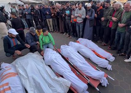 مواطنون يصدون هجوما للمستوطنين على قرية المغير