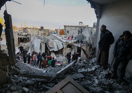 شهداء وجرحى في قصف للاحتلال على مدينة دير البلح وبلدة النصر