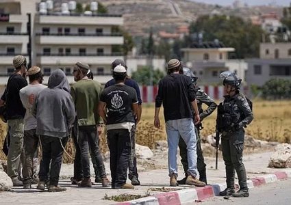 مستوطنون يتجمعون قرب عش غراب شرق بيت لحم