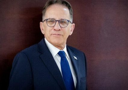 استجواب مدير مكتب نتنياهو بتهمة "التزوير وتغيير سجلات"