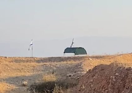 مستعمرون ينصبون معرشا في الاغوار