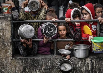 "المنظمات الأهلية" تحذر من انهيار منظومة العمل الانساني في قطاع غزة