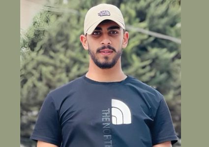 تشييع جثمان الشهيد عرفات إلى مثواه الأخير في مخيم بلاطة