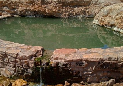 مستوطنون يؤهلون نبع مياه في الأغوار الشمالية