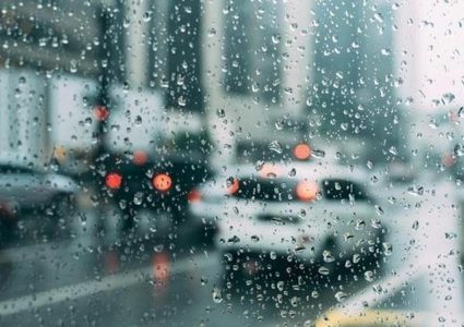 الطقس: أجواء باردة نسبيا وأمطار متفرقة فوق بعض المناطق