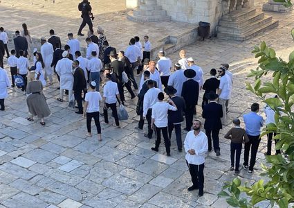 مستوطنون يقتحمون المسجد الأقصى