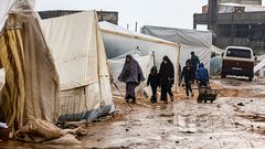 الأمطار تُغرق خيام آلاف النازحين في قطاع غزة